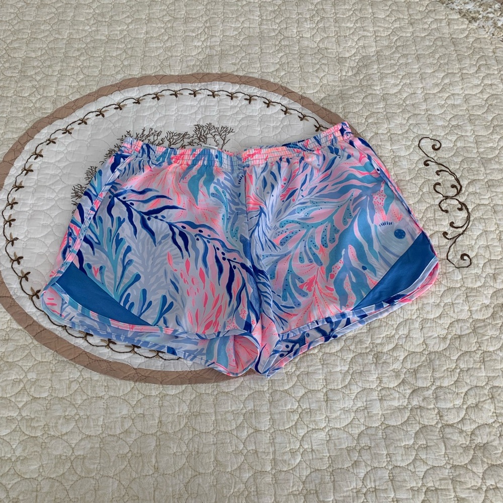 Lilly Pulitzer Ocean Trail Kaleidoscope Coral Luxletic Shorts